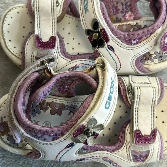 Geox - Summer Sandals with velcro closures. Size 8.5 - Picture 5 of 6